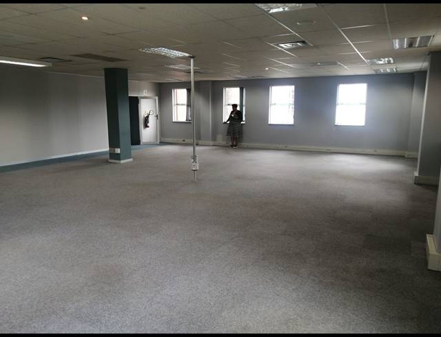 196M² OFFICE TO LET IN WESTVILLE